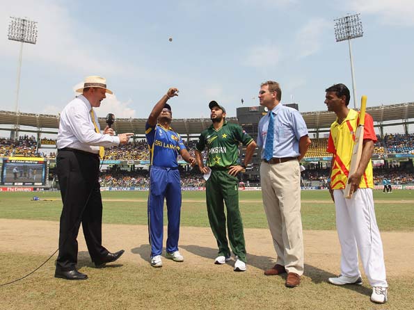 India win toss, elect to bat against Pakistan